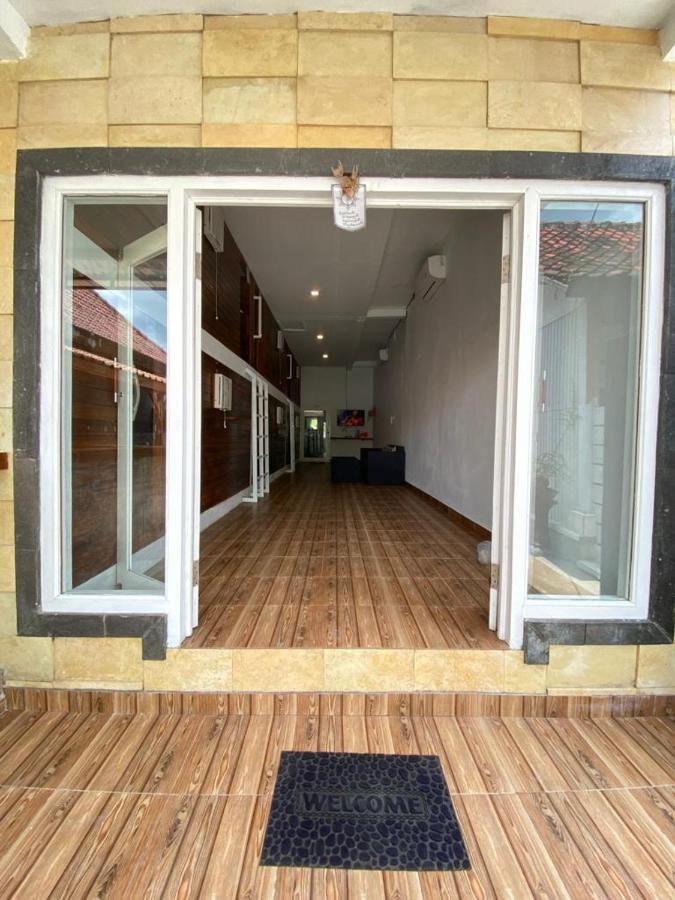 Tara hostel Batununggul Exterior foto